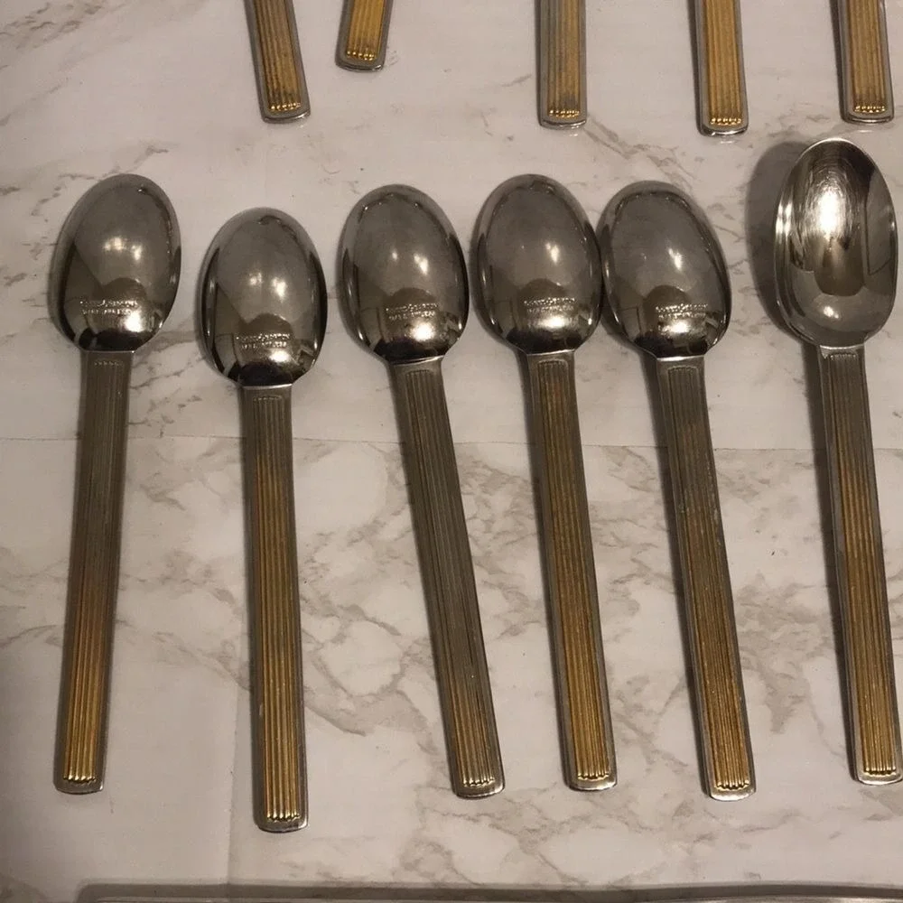 Reed & Barton Apollo Gold 18/8 Stainless Flatware 30 Piece Set Silverware